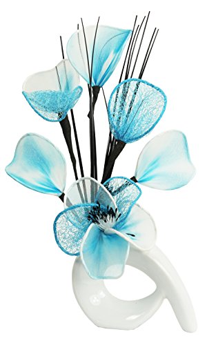 Vase mit Kunstblumen